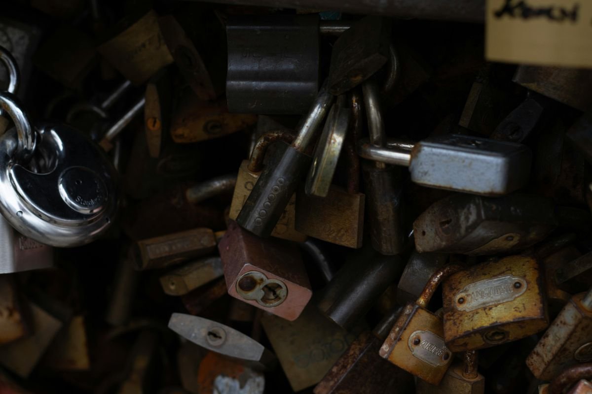 Locksmith in Waltham Forest fitting a door lock