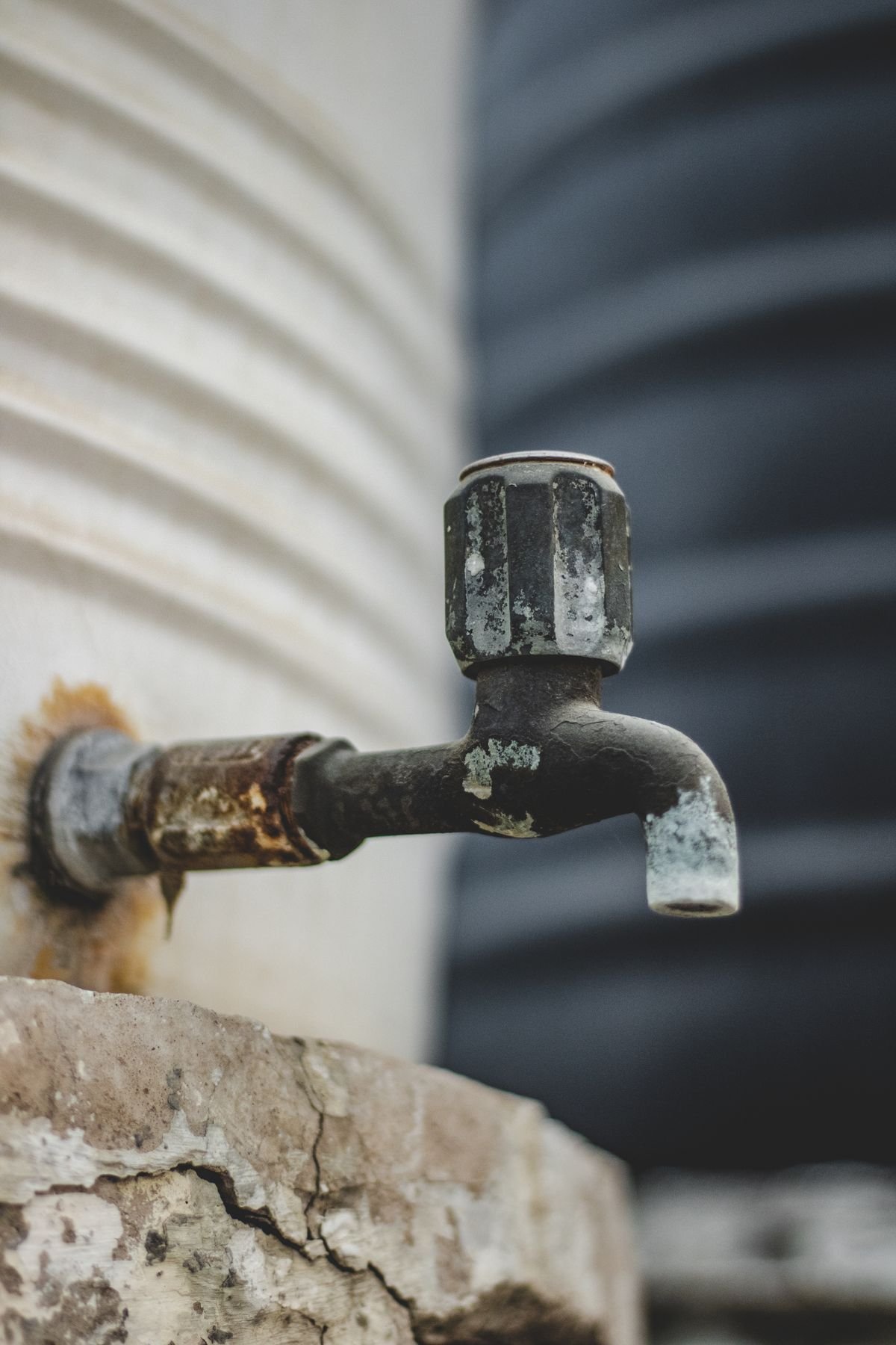 Plumber in Newham repairing pipework