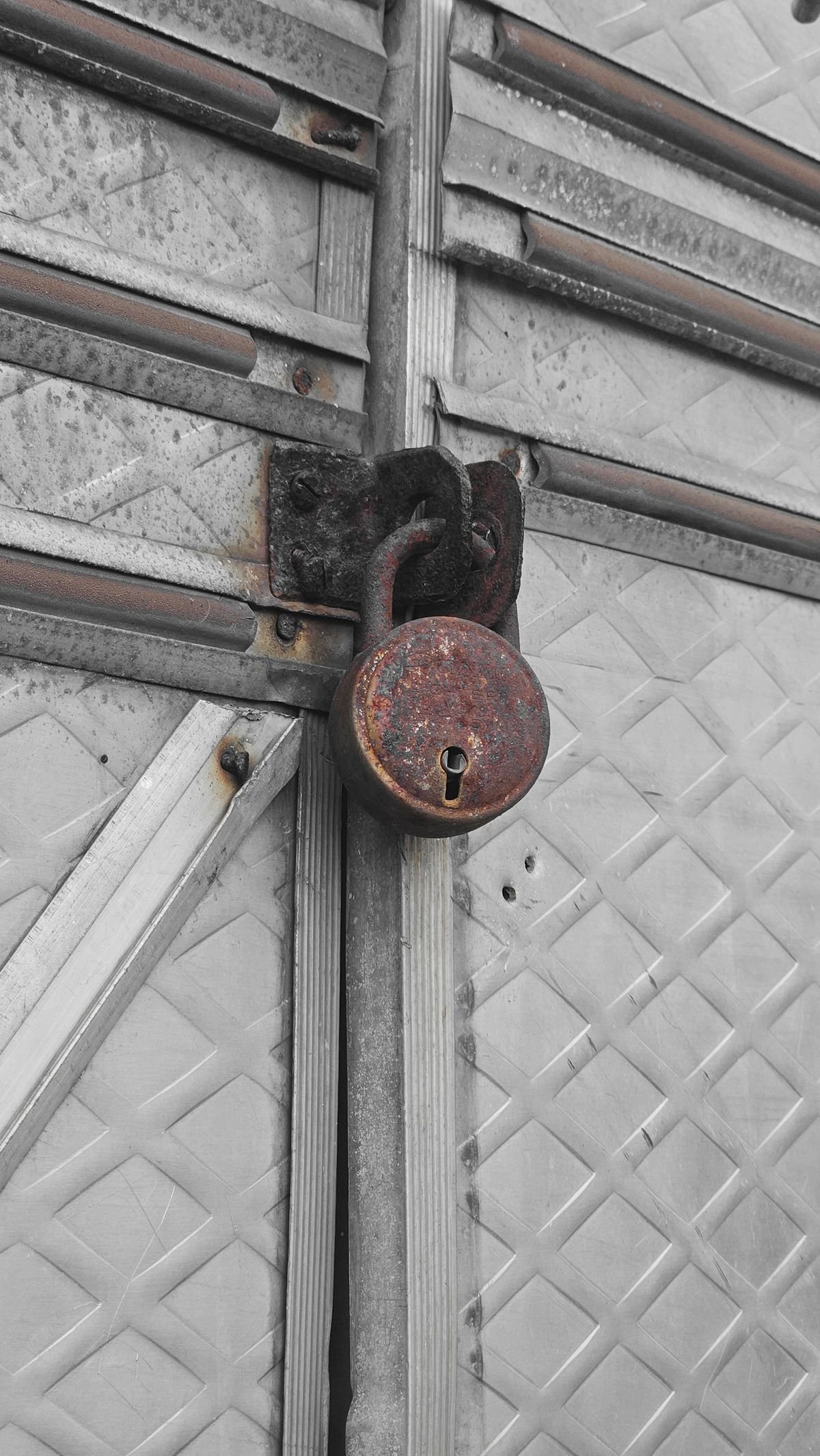 Locksmith in Bracknell fitting a door lock