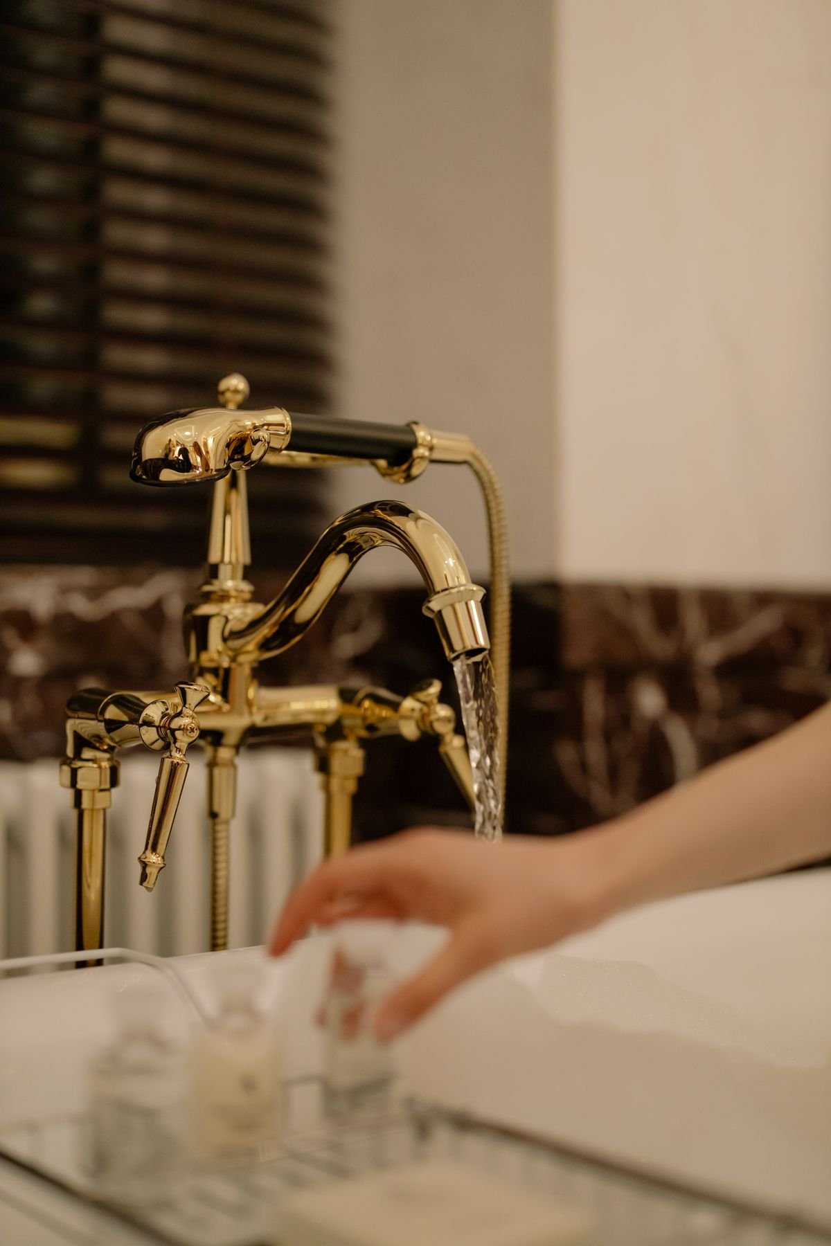 Tap and toilet repair in Hackney